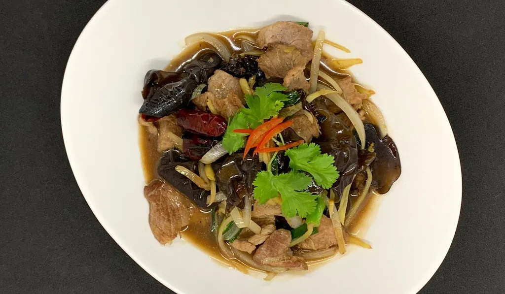 Moo pad khing