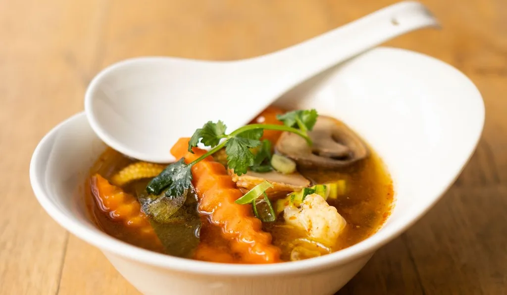 Tom yam pak