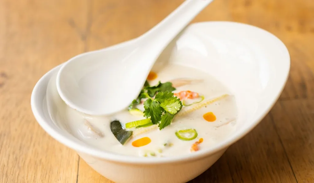 Tom kha pak