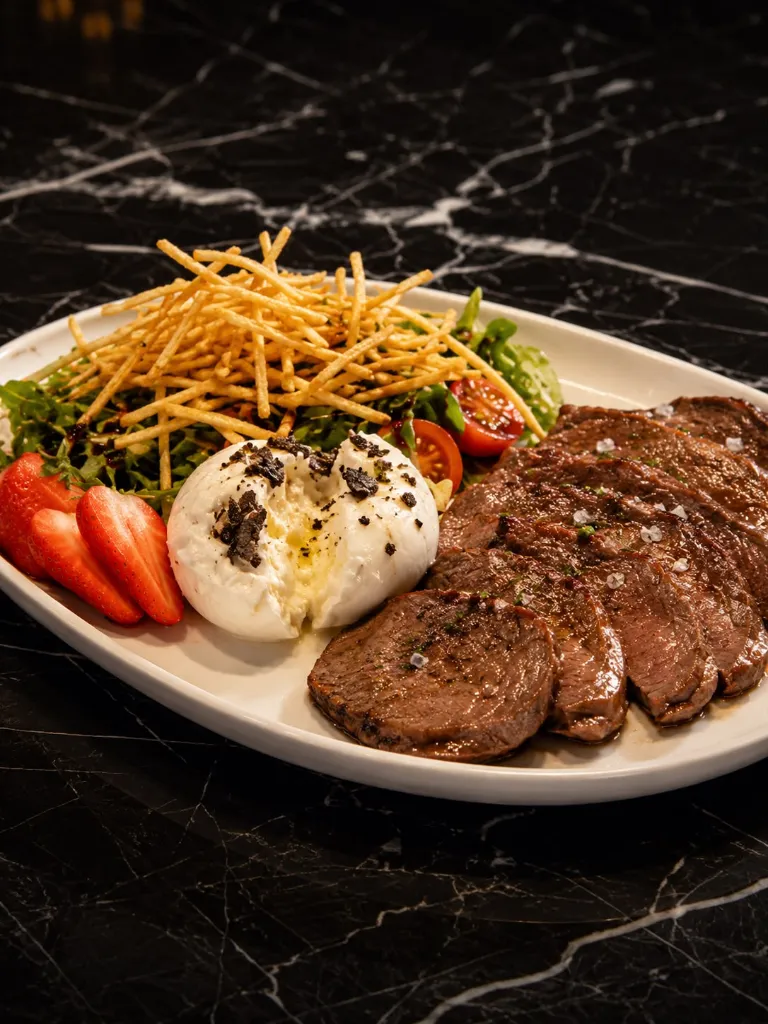 Filet pure tranchée et burrata à la tartufata