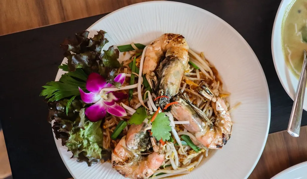 Pad thai khung