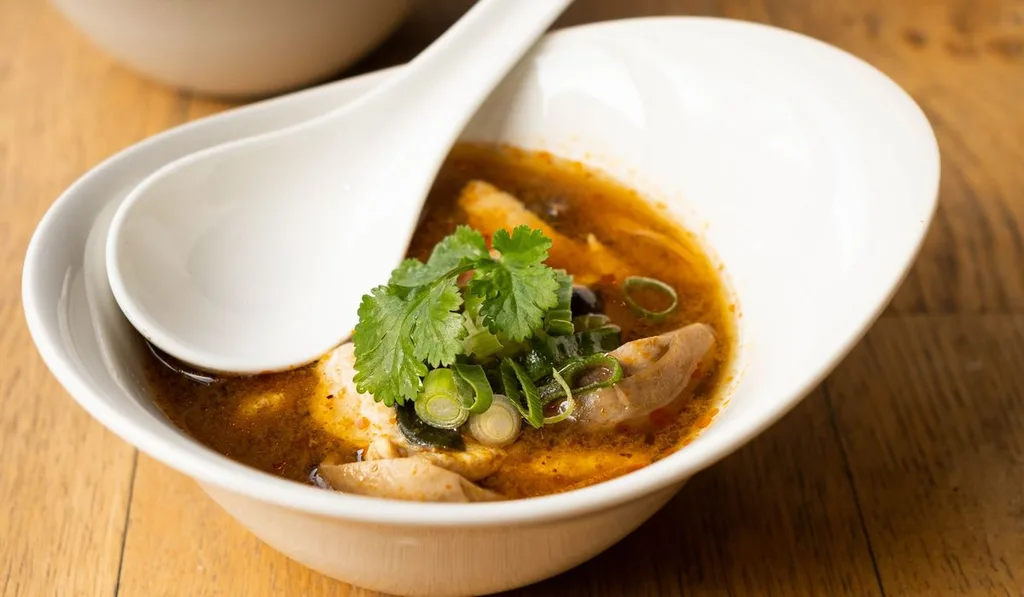 Tom yam kai